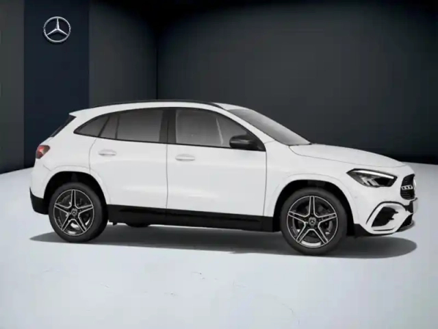 Mercedes Gla 180 d amg line — photo 17