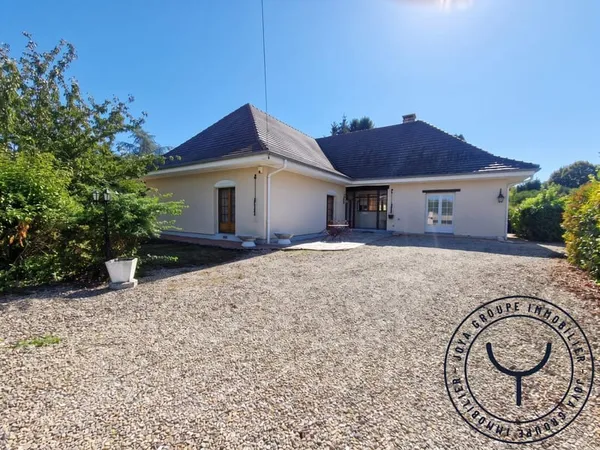 Charmante maison de plain-pied sur grand terrain arboré - 3 cha