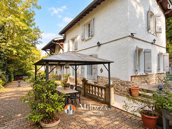 Propriété 6 pièces 133 m²