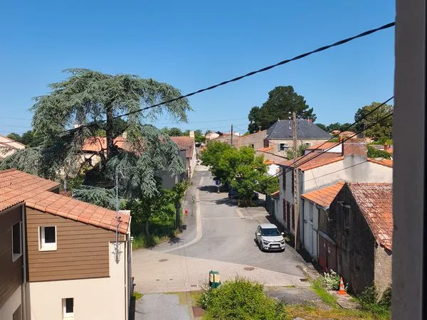Centre de Saint Leger Appartement T3 / T4 de 66 m² avec jardin