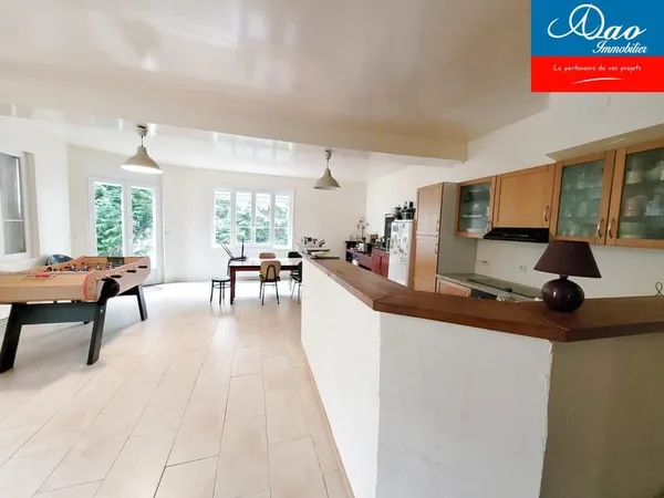 Grande maison familiale avec dépendances