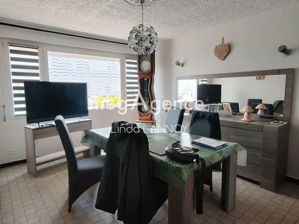 Maison semi mitoyenne de 5 chambres !