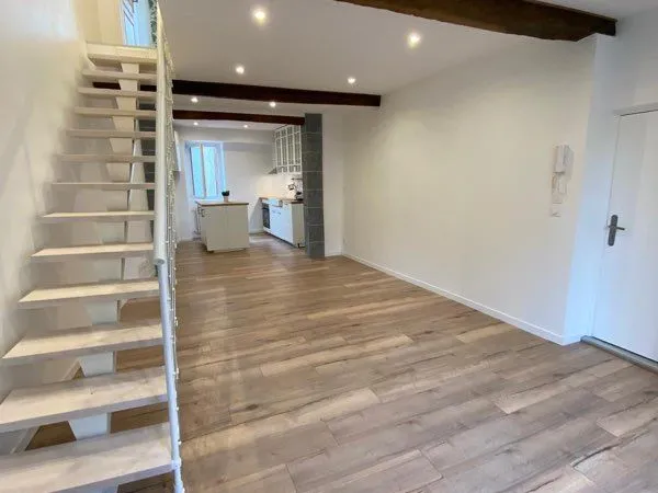 T3 85m2 duplex + cour intérieure