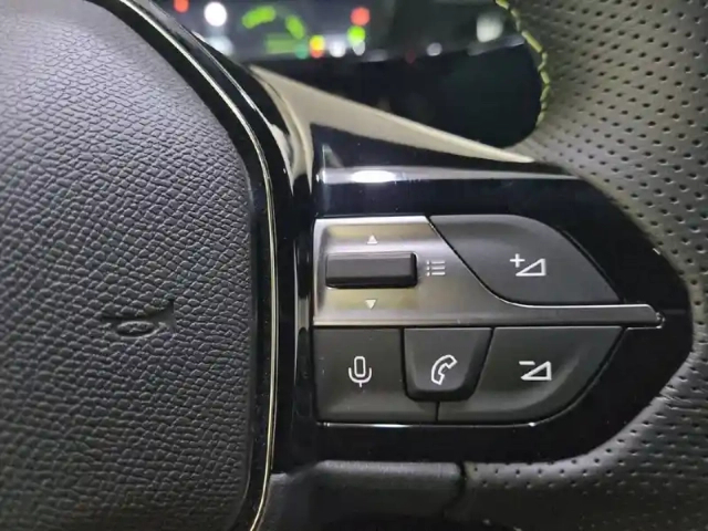 Peugeot 308 hybrid 136 e-dcs6 — photo 96