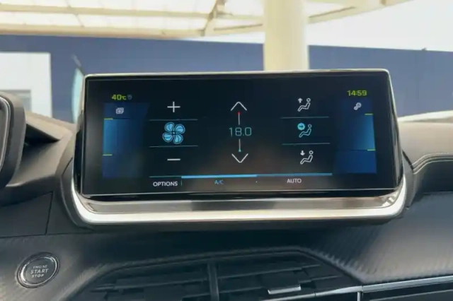 Peugeot 208 electrique 50 kwh 136ch — photo 17