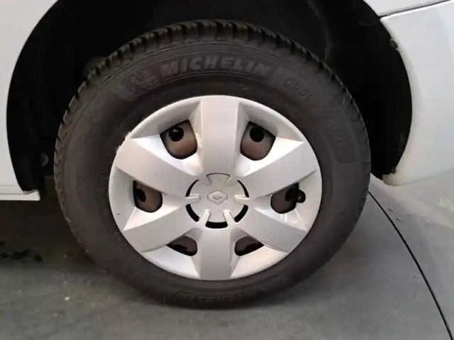 Renault Kangoo blue dci 80 — photo 17