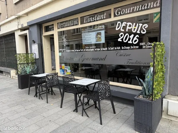 Commerce 61 m²