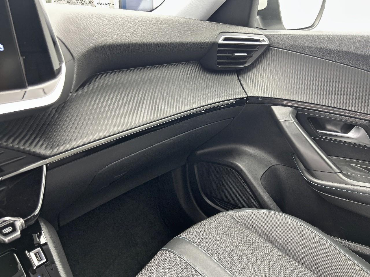 Peugeot 2008 bluehdi 130 s&s eat8 allure — photo 31
