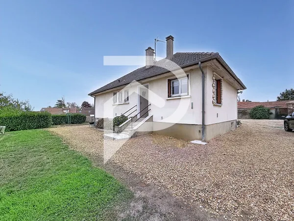 Maison individuelle au calme avec grand terrain