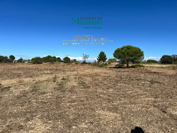 Terrain 270 m²