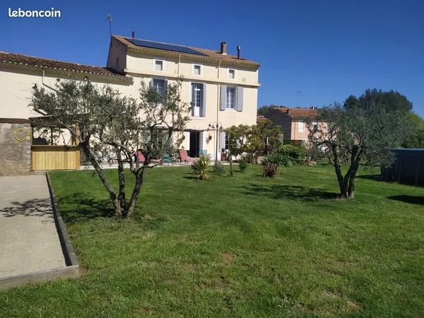 Grande maison familiale de 280 m² avec piscine