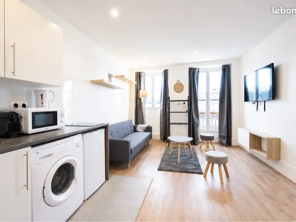 Loue superbe F2 à Puteaux avec chambre séparée et très lumineux