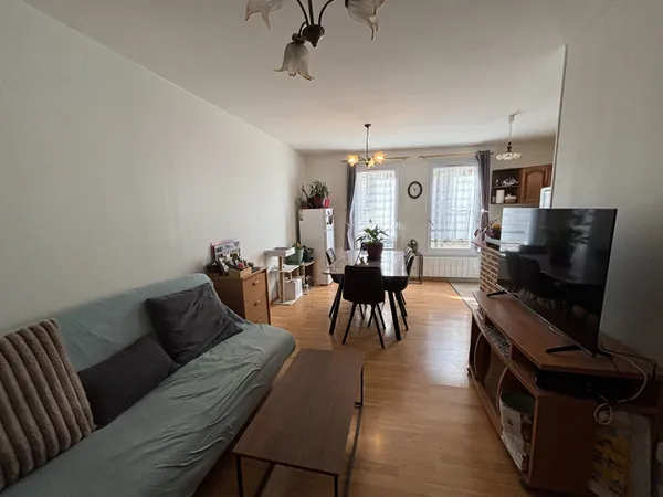 LA FERTE-BERNARD centre, appartement type T2 de 48m²