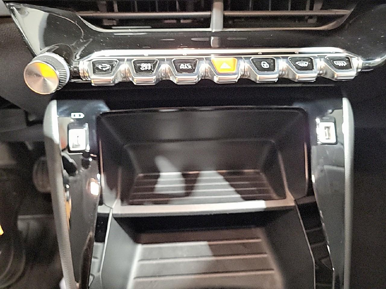 Peugeot 208 bluehdi 100 s&s bvm6 premium — photo 25