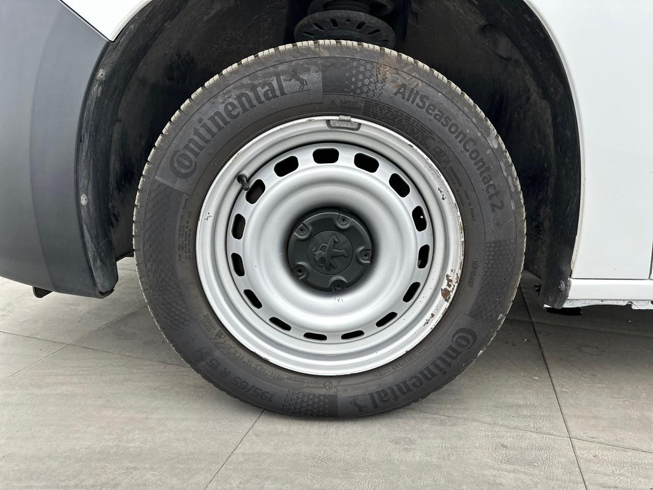Peugeot Partner fourgon standard 650 kg bluehdi 100 s&s bvm6 premi — photo 14