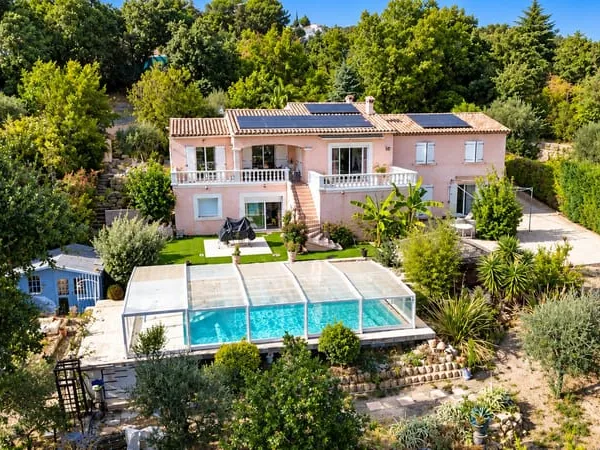 VILLA PROVENÇALE AVEC PISCINE ET APPARTEMENT INDÉPENDANT
