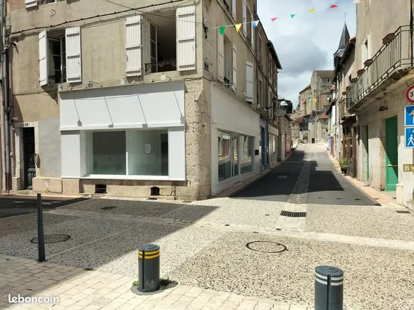Local commercial montmorillon centre