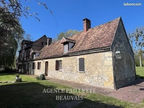 Maison 10 pièces 258 m²