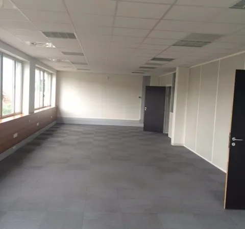 Bureau et espace de travail Location Toulouse 80m² 918€