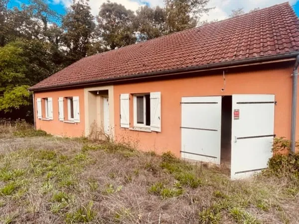 PAVILLON DE PLAIN-PIED 3 CHAMBRES DOUBLE SEJOUR ET JARDIN LA CHARITE SUR LOIRE (58) proche NEVERS