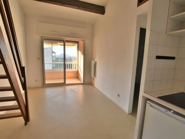 Appartement à louer FREJUS- 2 pièces - 26 m2 Garage