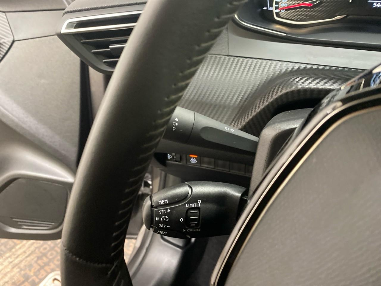 Peugeot 208 puretech 100 s&s bvm6 style — photo 21