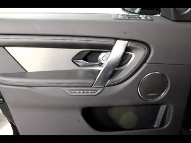 Land Rover Discovery Sport p270e phev 269ch dynamic se 8cv — photo 23