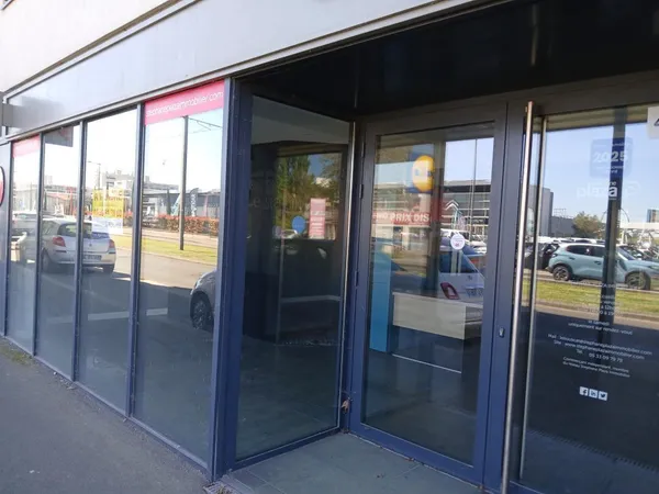 LE BOUSCAT LOCAL A LOUER