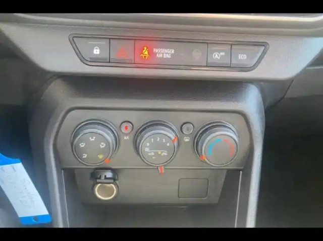 Dacia Sandero 1.0 tce 90ch expression — photo 12
