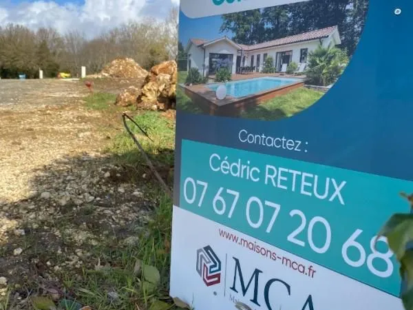 Terrain 682 m² Port D Envaux