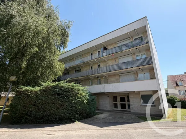 Studio 1 pièce 28 m²