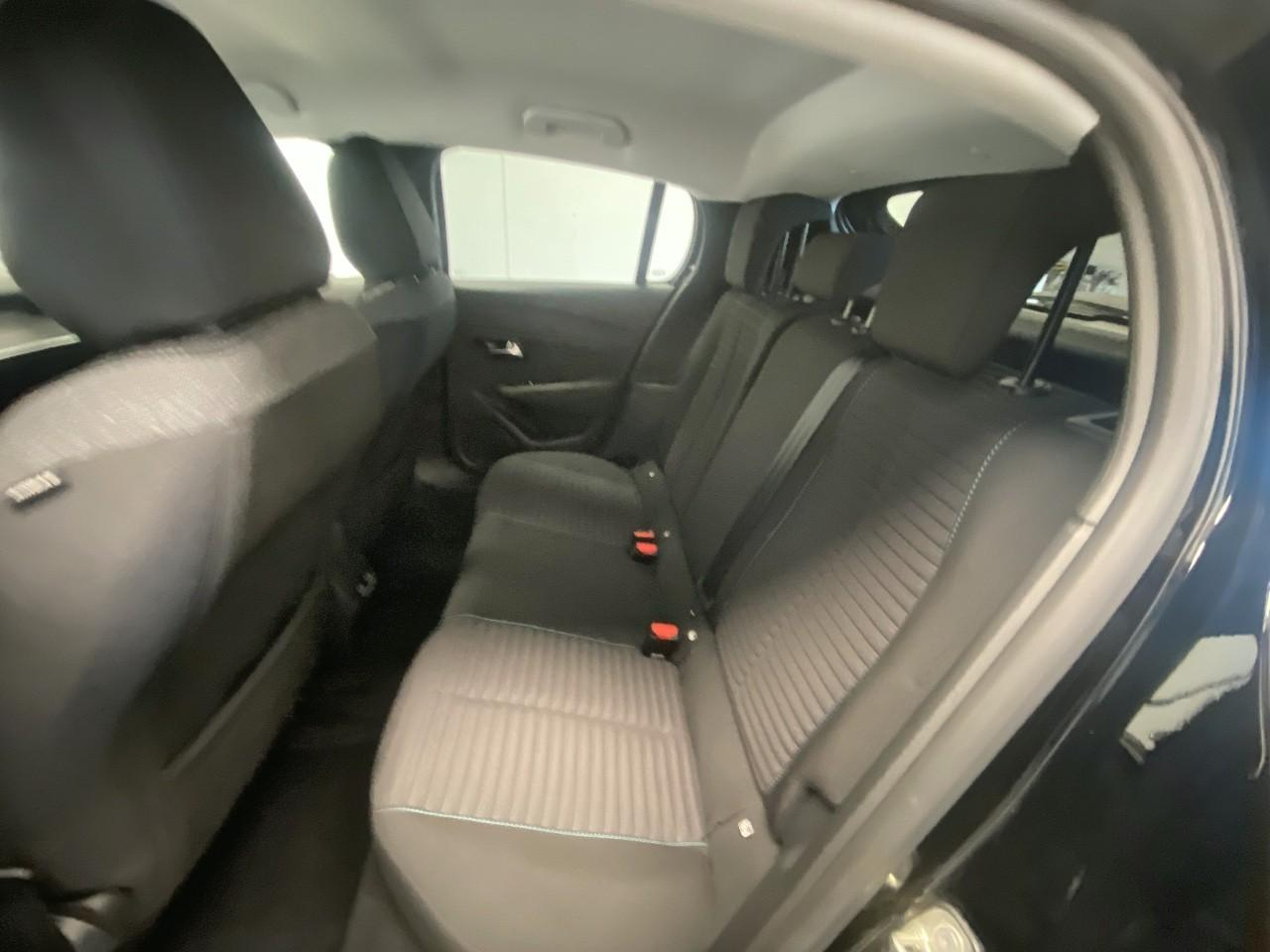 Peugeot 208 electrique 50 kwh 136ch style — photo 10