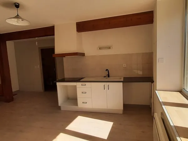A louer CONFOLENS appartement T4