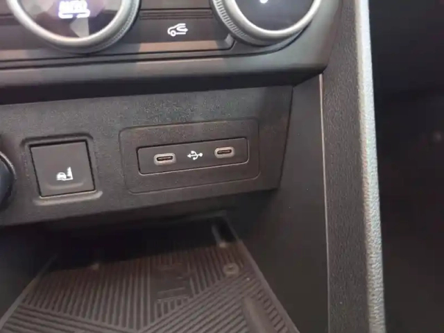 Dacia Sandero eco-g 120 auto — photo 103