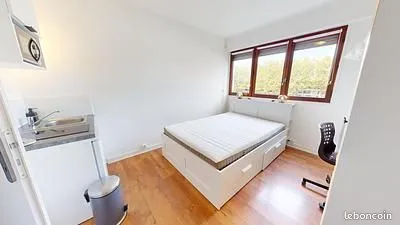 Chambre 7 pièces 110 m²