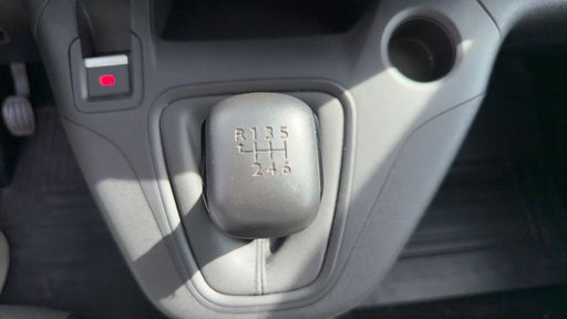 Toyota ProAce City 1.5L D-4D 102 - Active – 2024 – 68515 km – Diesel – Boîte Manuelle — photo 15