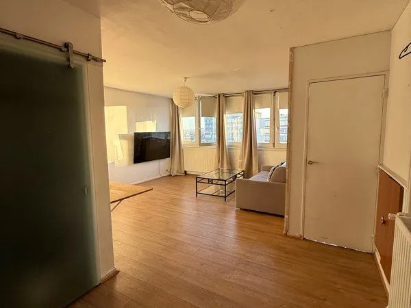 STUDIO COSY DE 35 m² - PARIS 13e - 30e ÉTAGE