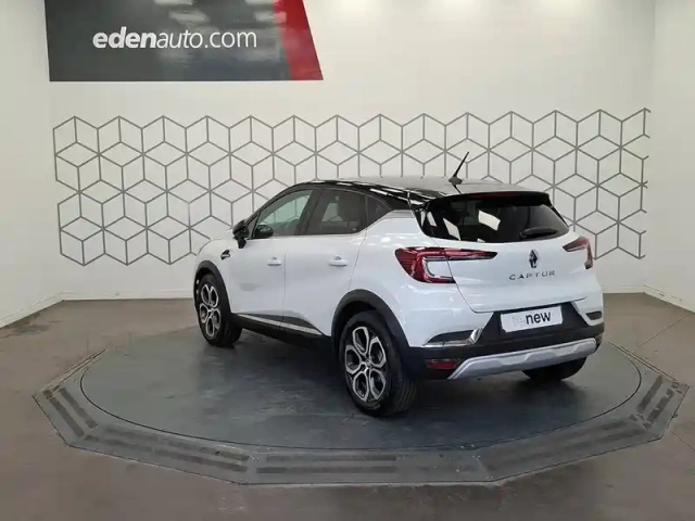 Renault Captur tce 140 edc - 21 — photo 3