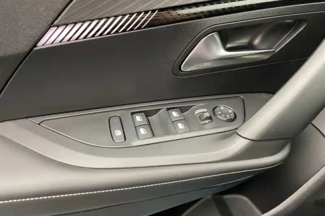 Peugeot 2008 hybrid 145 e-dcs6 — photo 82
