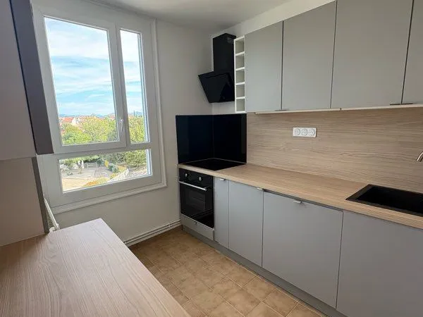 APPARTEMENT RÉNOVÉ DE 67 m² AVEC BALCON - T3