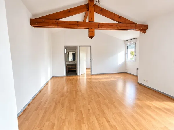 Spacieux appartement T2 avec terrasse et stationnement - Bor