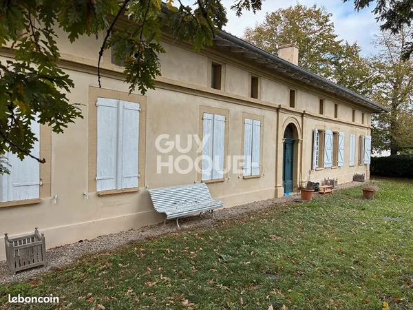 Maison 7 pièces 302 m²