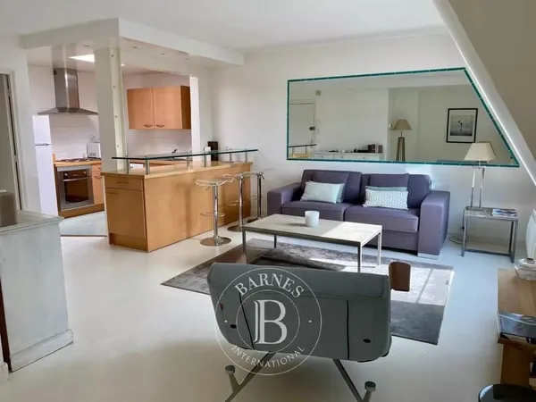 Exclusivité - 150 m de la plage de Tourgeville - Appartement dernier étage - 2 chambres - parking -