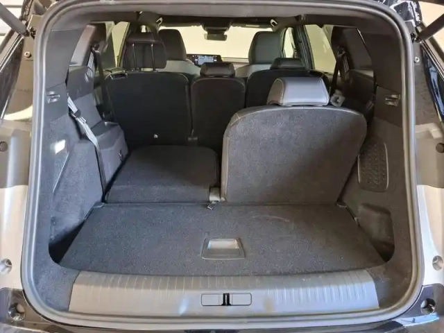 Peugeot 5008 electrique 210 ch 73 kwh — photo 12