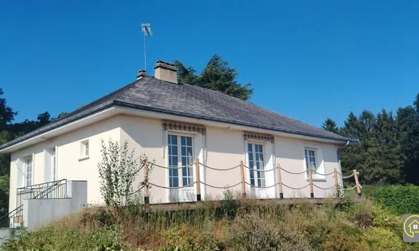 PROCHE COMMERCES - MORTAIN-BOCAGE