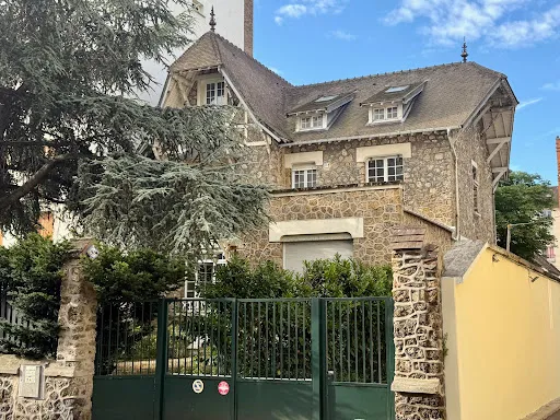 Maison 17 pièces 387 m²