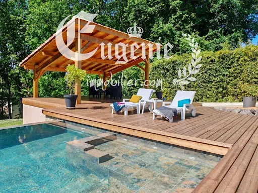 Propriété 11 pièces 240 m²