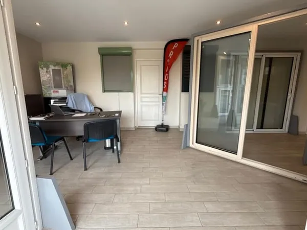 Local commercial 63 m²