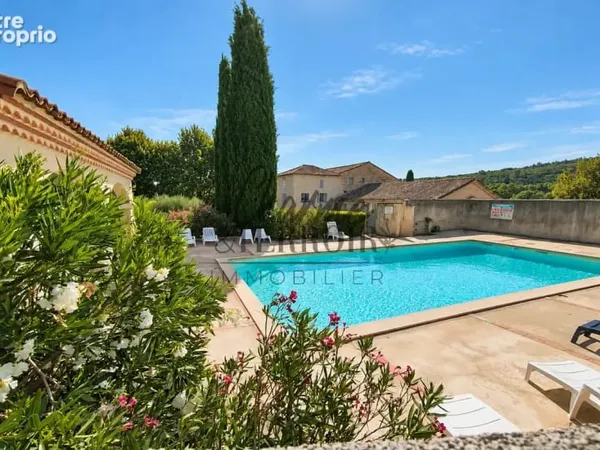 UZES Appartement dans résidence sécurisée avec piscine