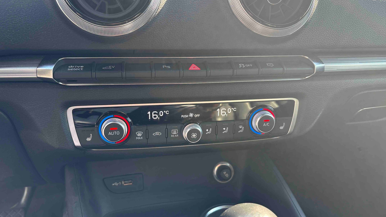 Audi A3 Sportback 40 e-tron 204 S tronic 6 — photo 17